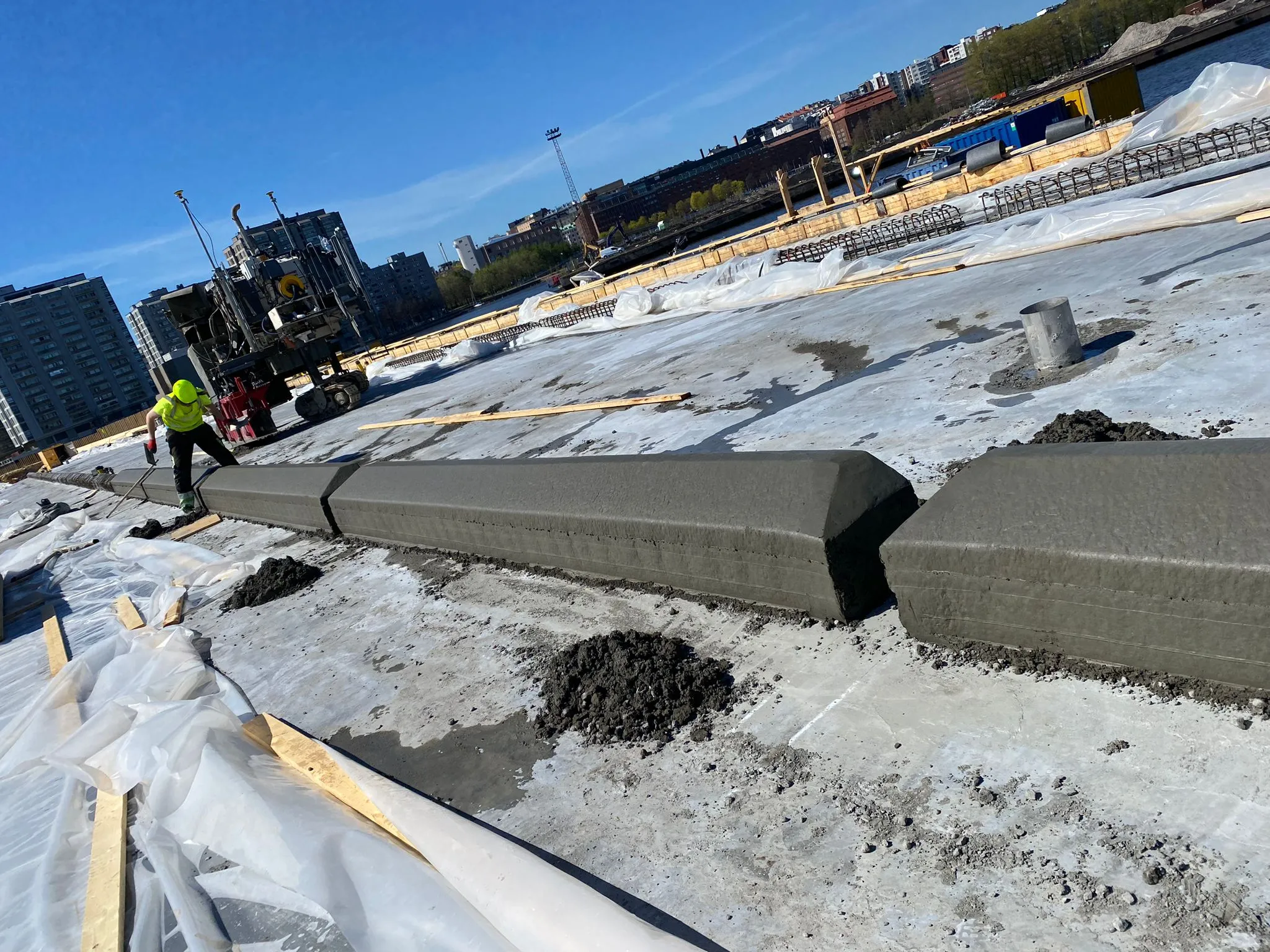 Raudoituksen päälle asennettavat palkit