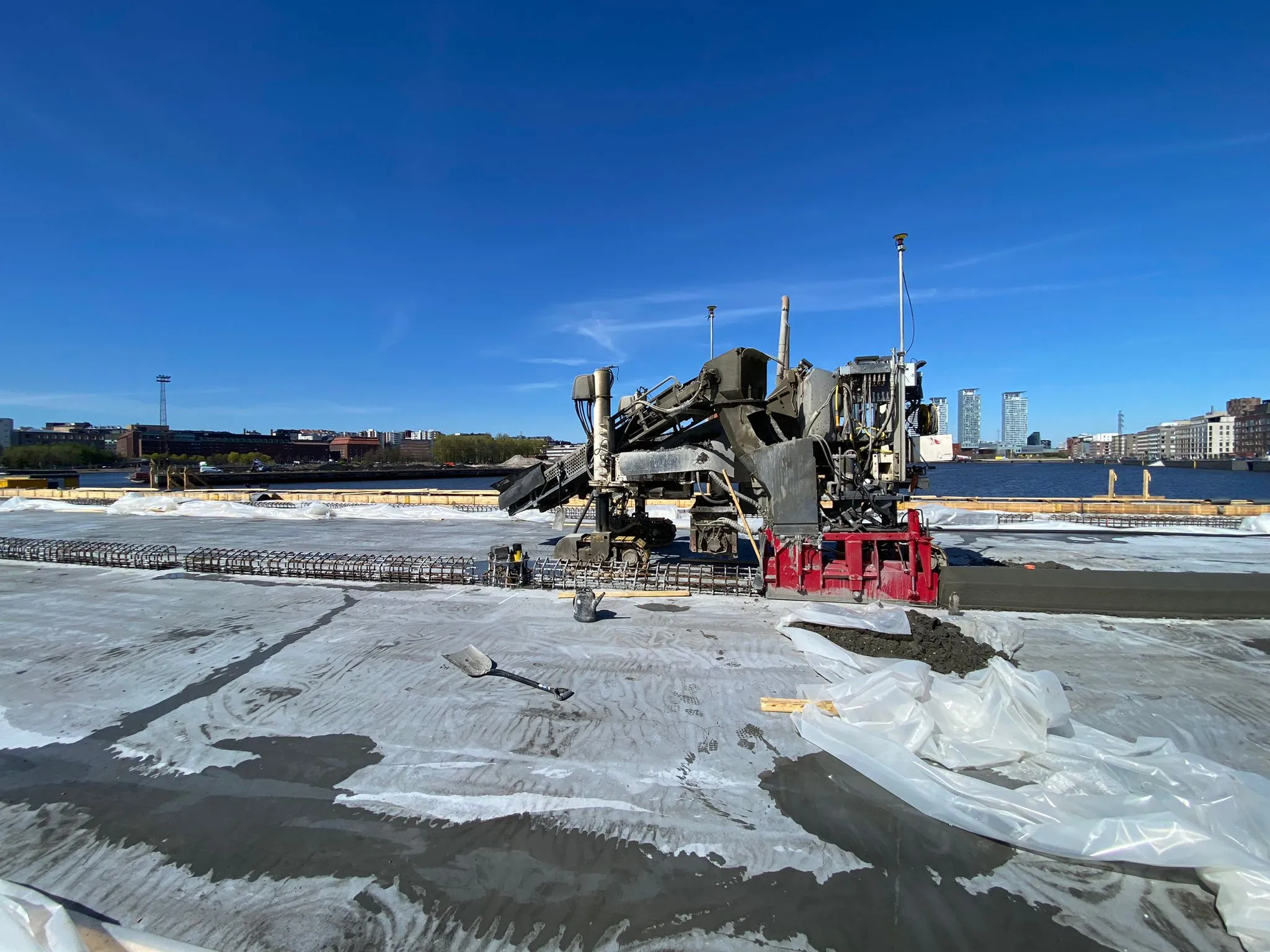 Raudoituksen päälle asennettavat palkit